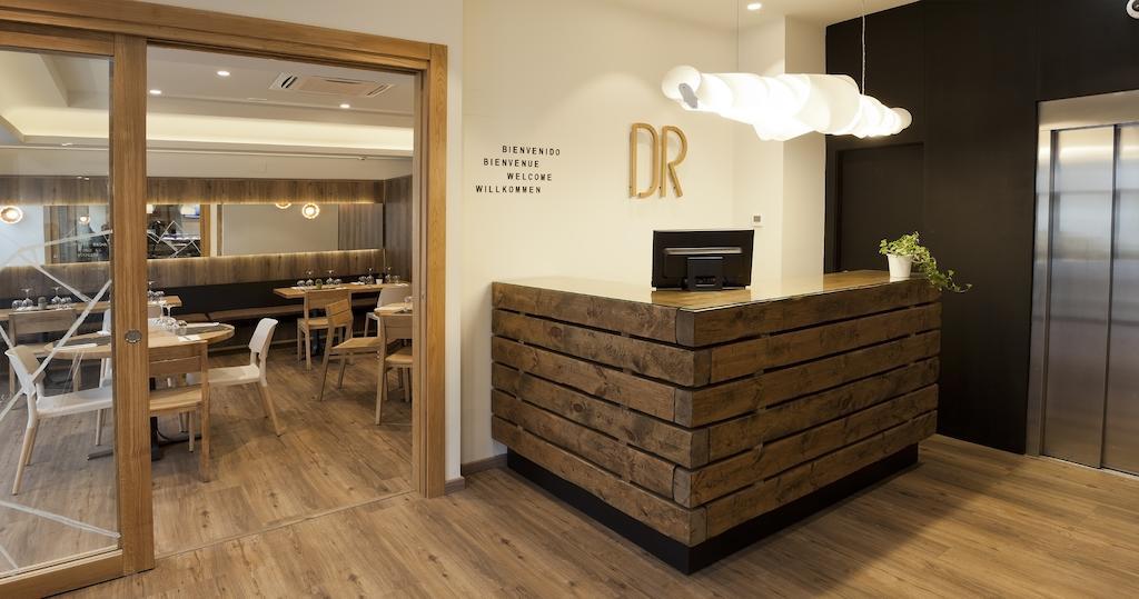 Hotel Dos Rios Central Аинса-Собрарбе Экстерьер фото